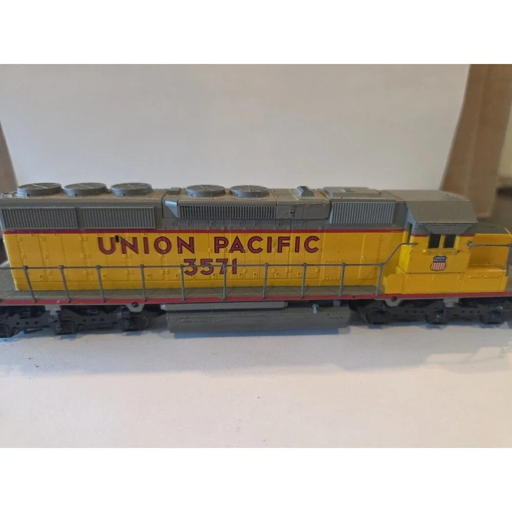 HO ATHEARN UNION PACIFIC 3571 SD40-2 DIESEL LOCOMOTIVE POWERED